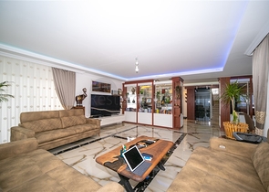 Вилла 3+1 с потрясающими видами на море и горы в районе Каргыджак