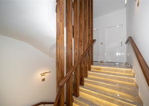 Вилла 3+1 с потрясающими видами на море и горы в районе Каргыджак