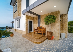 Вилла 3+1 с потрясающими видами на море и горы в районе Каргыджак