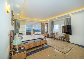 Вилла 3+1 с потрясающими видами на море и горы в районе Каргыджак