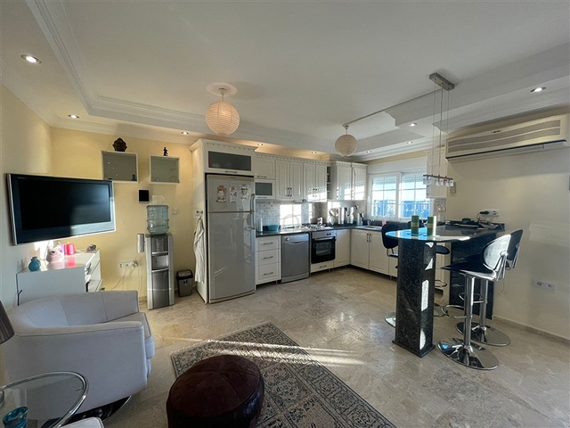 Просторный пентхаус 3+1 в районе Авсаллар с видом на Средиземное море