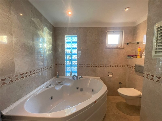 Просторный пентхаус 3+1 в районе Авсаллар с видом на Средиземное море