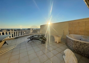 Просторный пентхаус 3+1 в районе Авсаллар с видом на Средиземное море