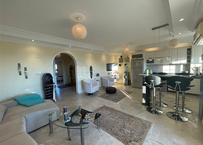 Просторный пентхаус 3+1 в районе Авсаллар с видом на Средиземное море