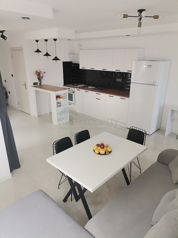 Двухкомнатная меблированная квартира в 250 метрах от моря