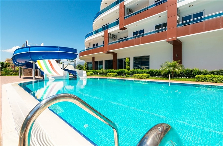 Меблированная трехкомнатная квартира в центре Махмутлара