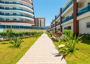 Меблированная трехкомнатная квартира в центре Махмутлара