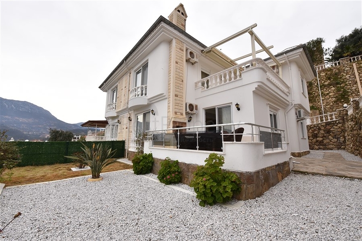 Вилла с прекрасным панорамным видом на Средиземное море 