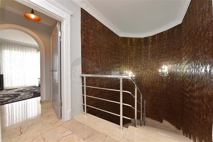 Вилла с прекрасным панорамным видом на Средиземное море 