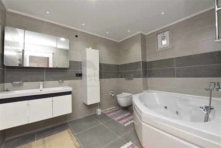 Вилла с прекрасным панорамным видом на Средиземное море 