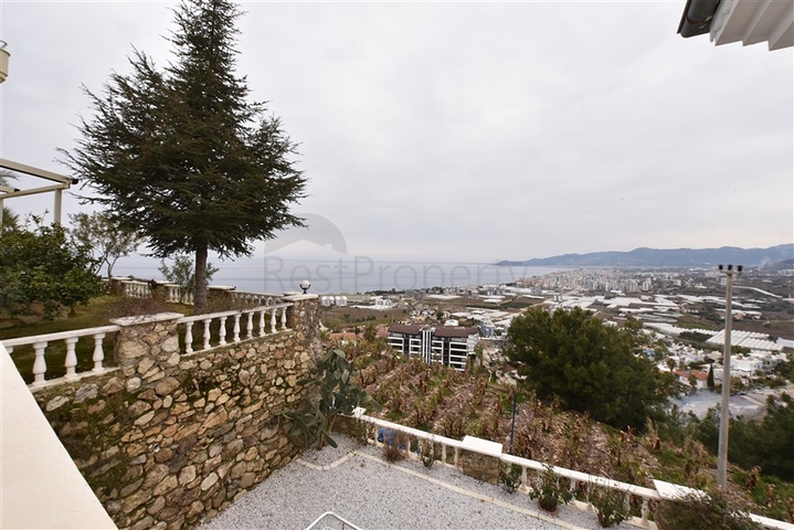 Вилла с прекрасным панорамным видом на Средиземное море 