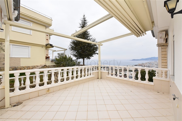 Вилла с прекрасным панорамным видом на Средиземное море 