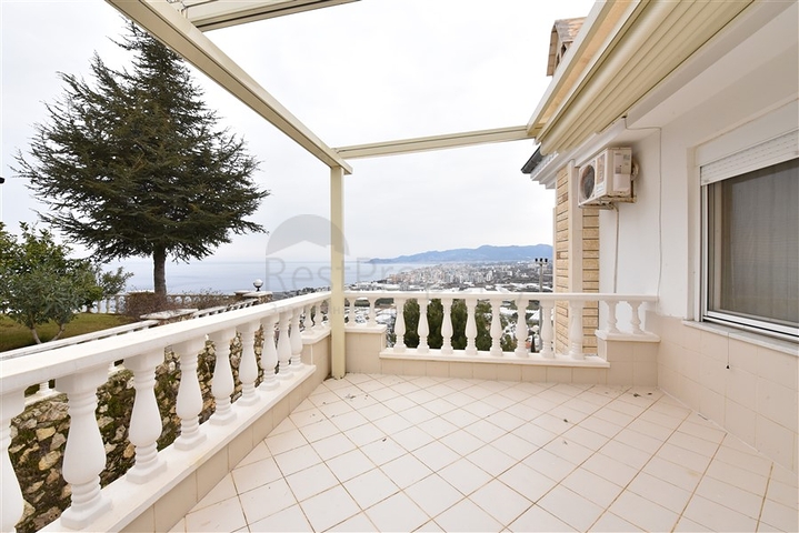 Вилла с прекрасным панорамным видом на Средиземное море 