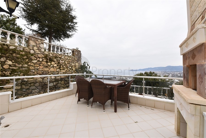 Вилла с прекрасным панорамным видом на Средиземное море 