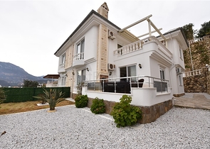 Вилла с прекрасным панорамным видом на Средиземное море 