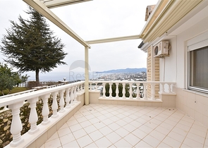 Вилла с прекрасным панорамным видом на Средиземное море 