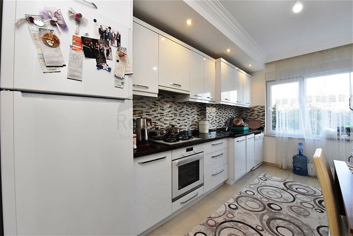 Квартира 2+1 в районе Махмутлар с отдельной кухней