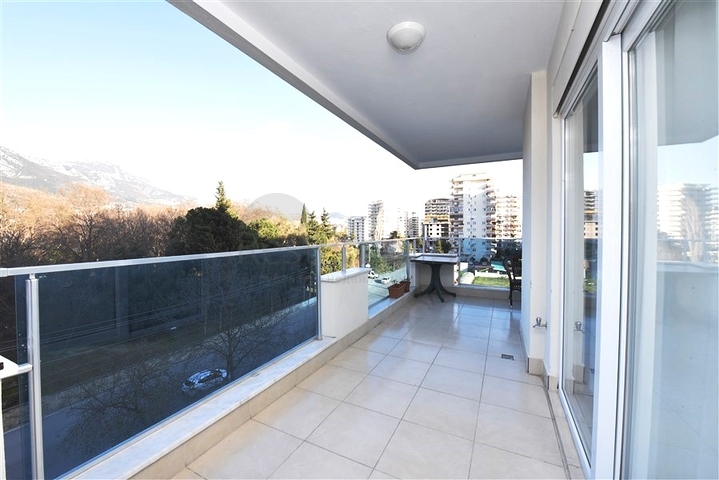 Квартира 2+1 в районе Махмутлар с отдельной кухней