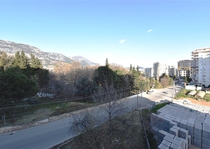 Квартира 2+1 в районе Махмутлар с отдельной кухней