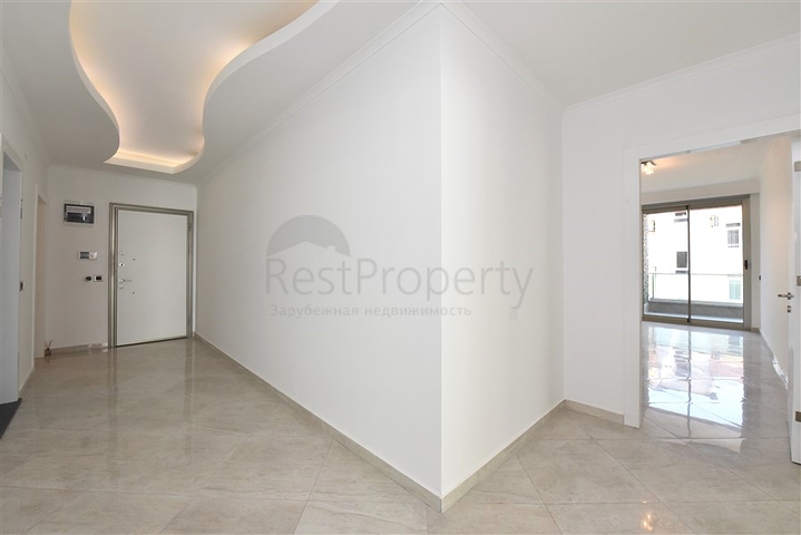 Просторная квартира планировкой 3+1 в живописном районе Оба