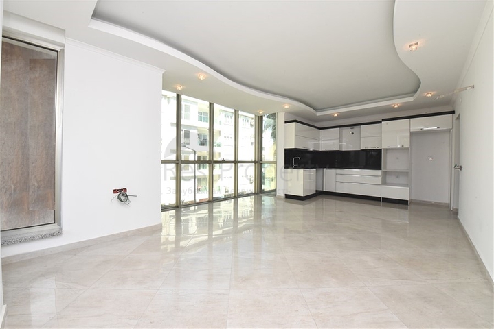 Просторная квартира планировкой 3+1 в живописном районе Оба