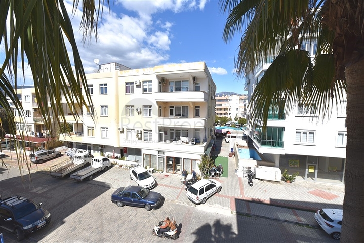 Просторная квартира планировкой 3+1 в живописном районе Оба