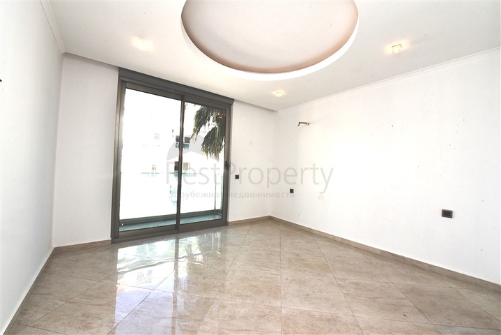 Просторная квартира планировкой 3+1 в живописном районе Оба