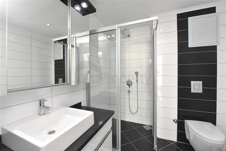 Просторная квартира планировкой 3+1 в живописном районе Оба