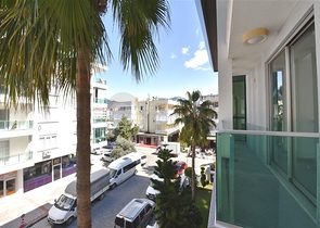 Просторная квартира планировкой 3+1 в живописном районе Оба