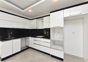 Просторная квартира планировкой 3+1 в живописном районе Оба