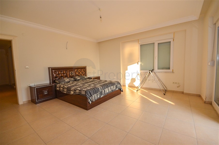 Пятикомнатный пентхаус с видом на море