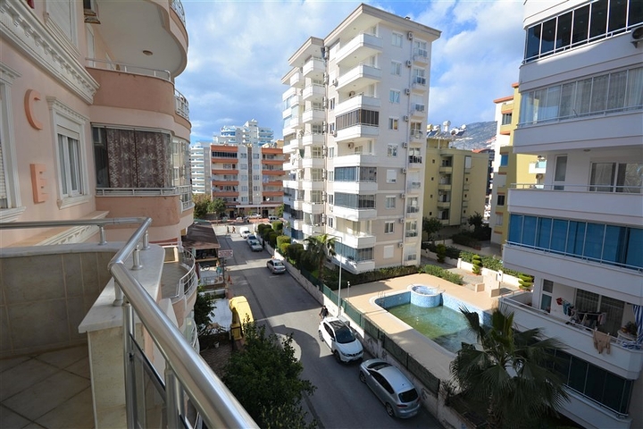 Трехкомнатная квартира в районе Махмутлар