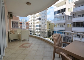 Трехкомнатная квартира в районе Махмутлар