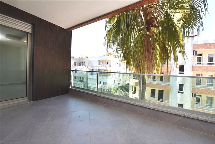 Квартира планировки 2+1 с чистовой отделкой в районе Оба