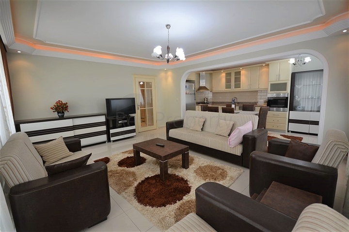 Просторная трехкомнатная квартира в районе Махмутлар