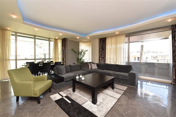 Роскошный пентхаус рядом с морем