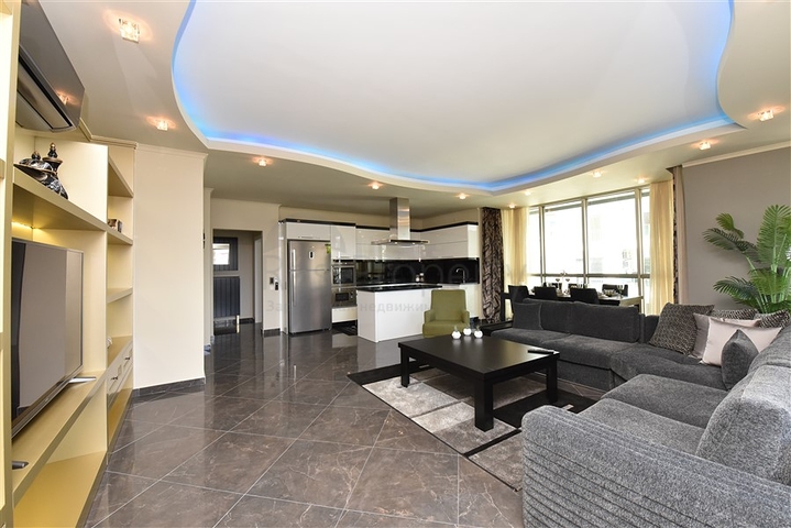 Роскошный пентхаус рядом с морем