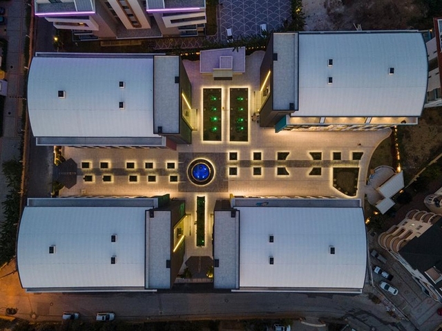 Офисное помещение в бизнес-центре в Оба 