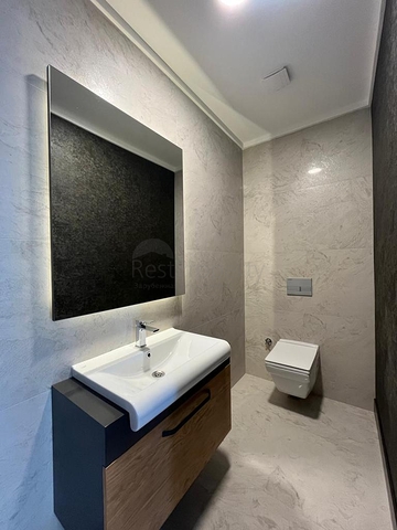 Офисное помещение в бизнес-центре в Оба 