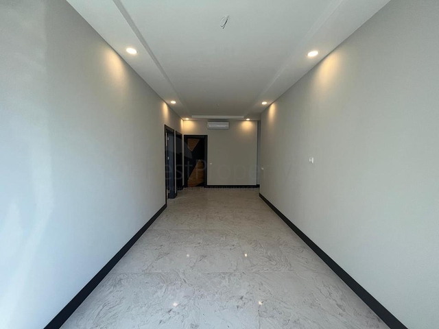 Офисное помещение в бизнес-центре в Оба 