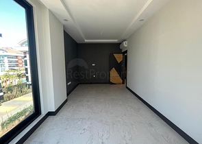 Офисное помещение в бизнес-центре в Оба 