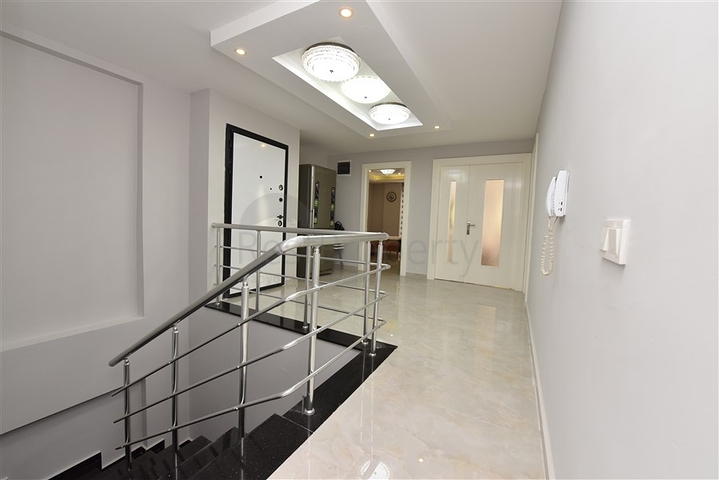 Садовый дуплекс 6+2 в 100 метрах от моря Садовый дуплекс 6+2 в 100 метрах от моря