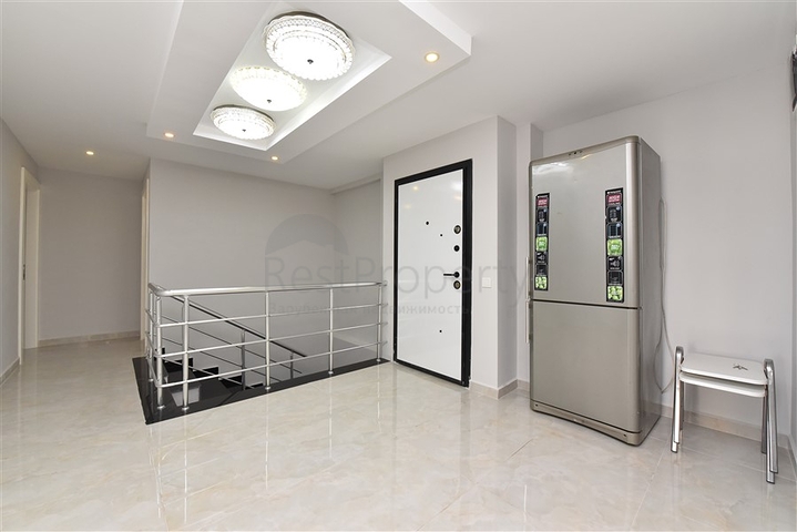 Садовый дуплекс 6+2 в 100 метрах от моря Садовый дуплекс 6+2 в 100 метрах от моря