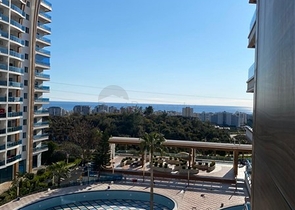 Двухкомнатная квартира в шикарном комплексе района Махмутлар