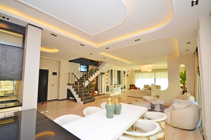 Вилла 6+1 с собственным бассейном