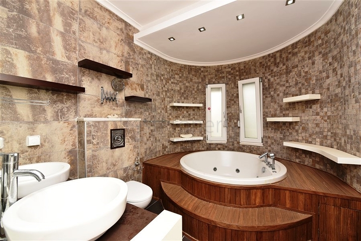 Вилла городского типа в 250 метрах от моря