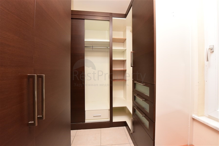 Вилла городского типа в 250 метрах от моря