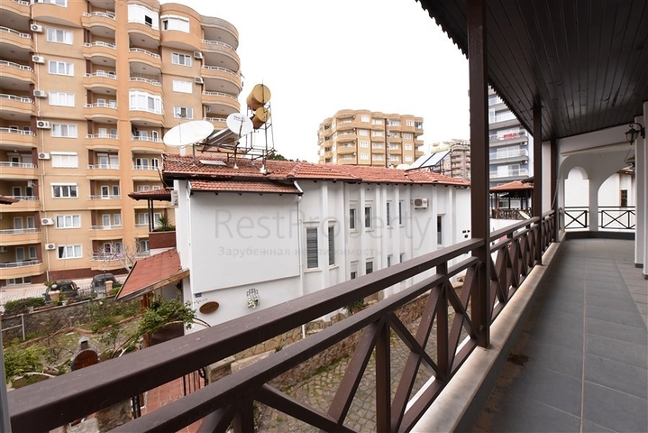 Вилла городского типа в 250 метрах от моря