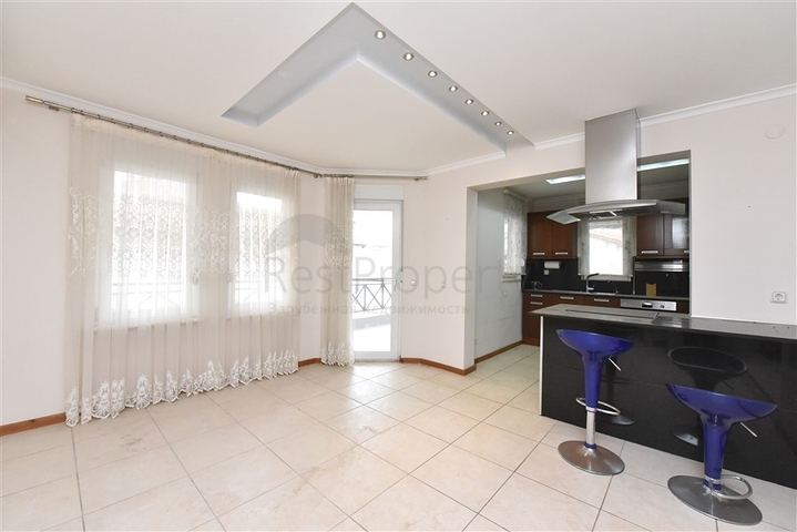 Вилла городского типа в 250 метрах от моря