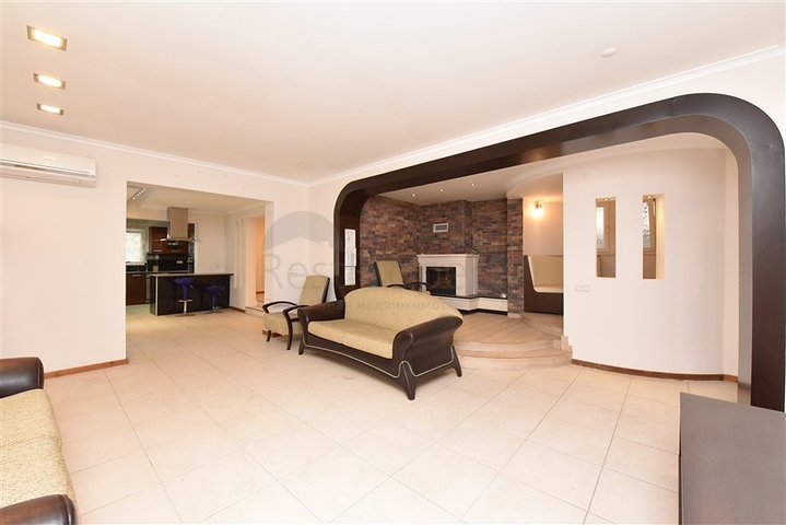 Вилла городского типа в 250 метрах от моря